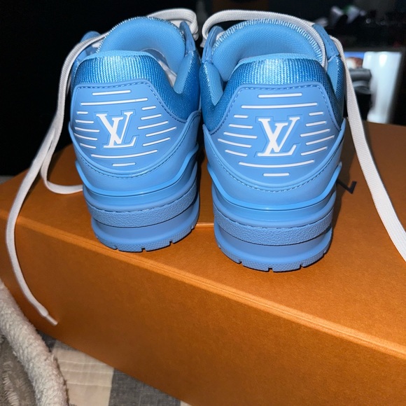 NWT Louis Vuitton Trainers Blue Embossed Monogram - Picture 4 of 10